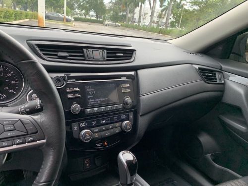 2017 nissan rogue sv