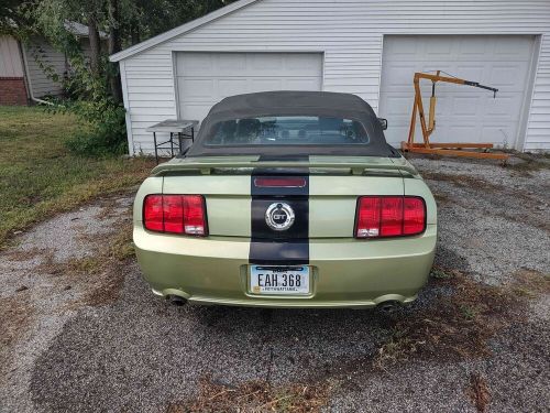 2005 ford mustang gt