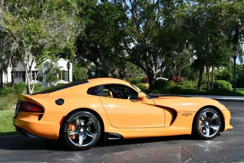 2017 dodge viper gtc coupe w/preferred package 22l &amp; carbon interio