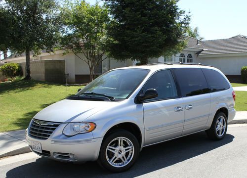 Chrystler town &amp; country van