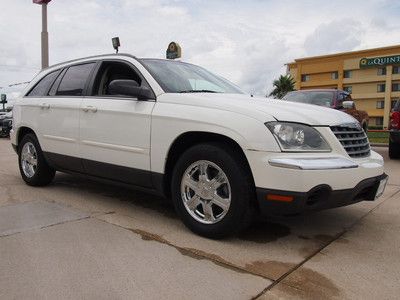 One owner low miles pre-owned suv local trade-in clean carfax v6 automatic