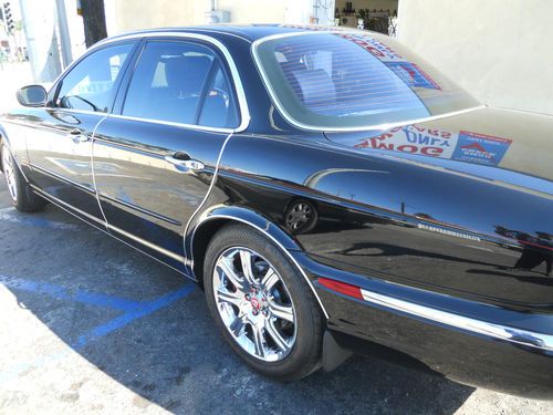 2004 jaguar vanden plas base sedan 4-door 4.2l