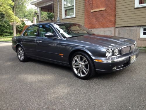 2004 jaguar xjr base sedan 4-door 4.2l