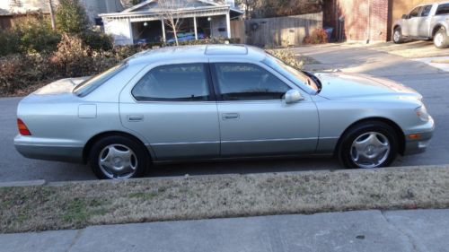 1998 lexus ls400 - 4-door 4.0l v8 - maintained, no accidents, sunroof, automatic