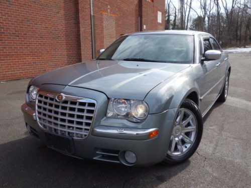 Chrysler 300 5.7l hemi heated leather navigation sunroof boston no reserve